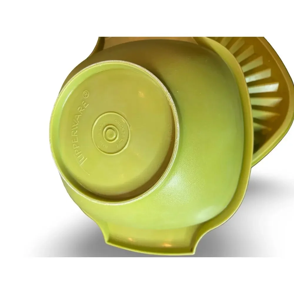 Tupperware Bowls LIds Avocado Green Set of 2 Nesting 840 841 1323 812 Vintage